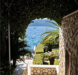 5 bedroom beachfront villa with pool on Ciova Island, Trogir, sleeps 12